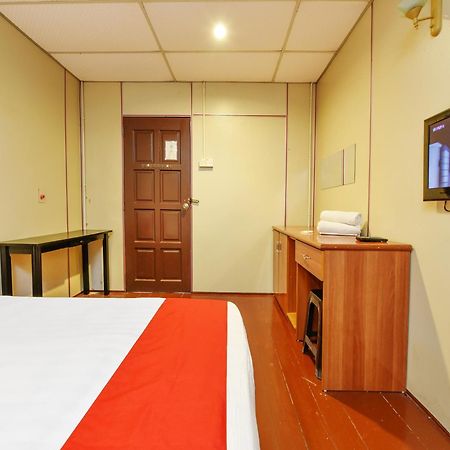 Oyo 90627 Pulau Ketam Inn Klang Kültér fotó
